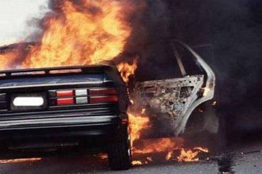 В Ужгородском районе сгорели два автомобиля Mercedes