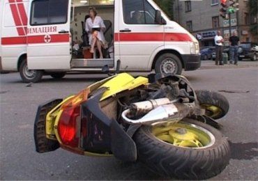 В Ужгородском районе 18-летний скутерист сбил женщину