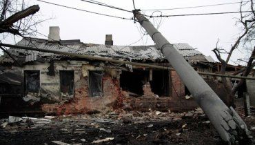 Дебальцево, где стоят украинские военные, обстреливают со всех сторон