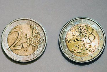 Чехия не спешит менять крону на евро