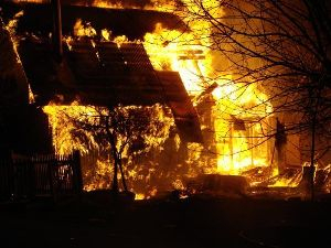 В Виноградовском районе МЧСники потушили пожар в доме