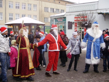 В Ужгороде начались новогодние и рождественские праздники