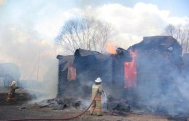 Мукачевские пожарники тушили пожар в с.Русское