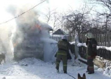 На Закарпатье МЧСники тушили пожары в домах и машинах