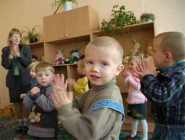Вместо места ребенку в детском саду ужгородцам дадут 1000 гривен на поиски няни