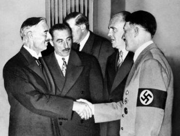 Чемберлен и Гитлер в Мюнхене. Мюнхенское соглашение 1938 года