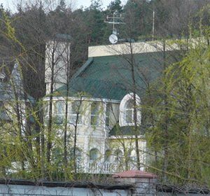 Симоненко поселился в роскошном поместье