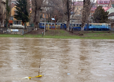 В Ужгороде значительно поднялся уровень воды в реке Уж