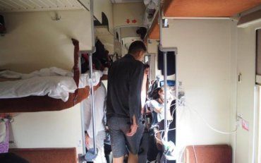 Свинарник у вагонах Укрзалізниці нажахав пасажирів