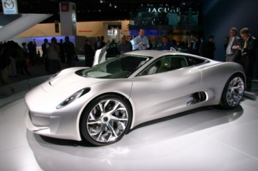 В Парижском автосалоне представили электромобиль Jaguar