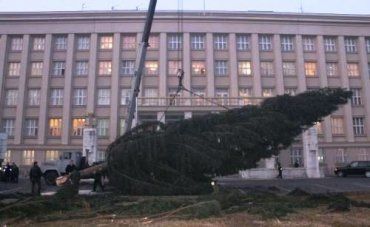 В Ужгороде уже началась подготовка к новогодним праздникам