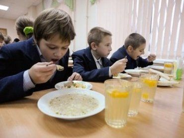 Массовое отравление детей на Закарпатье повлекла антисанитария в школе