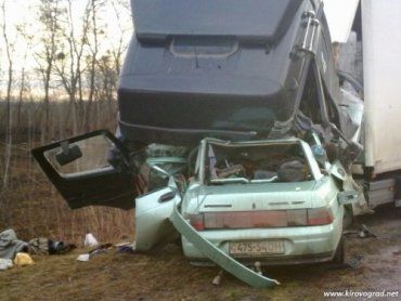 На Кировоградщине в ужасном ДТП погибли сразу пять человек