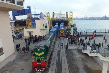 31 января поезд прибыл на границу Казахстана с КНР