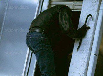 В Житомирской области житель Закарпатья украл через балкон 8 500 гривен