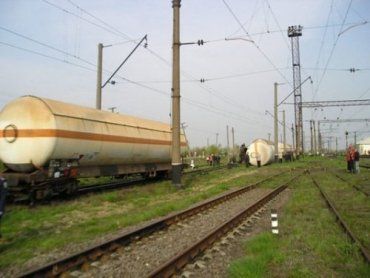 На Львовской железной дороге с рельсов сошли три цистерны