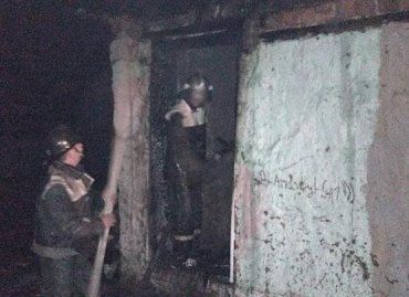 В Хусте пожарные помешали уничтожению дома во время пожара