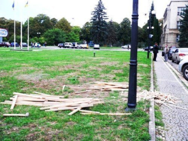 В Ужгороде реконструкция площади Народной все-таки началась