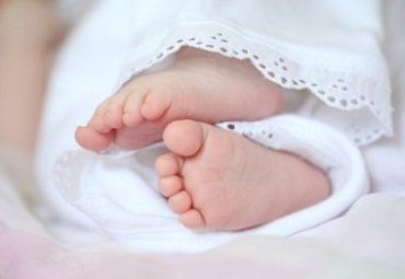 Женщина оставила новорожденную дочь в камере хранения