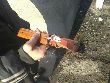 Закарпатская полиция задержала мужчину со штык-ножом