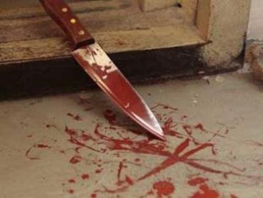 В Мукачево бывший зэк ножом изрезал любимую девушку
