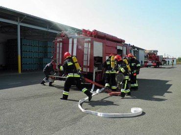 Ужгородские пожарные ликвидировали условный пожар на заводе