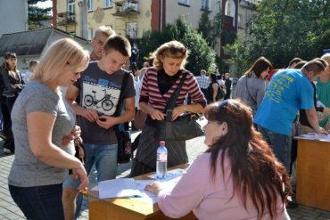 За 8 месяцев в Ужгородский городской центр занятости обратились 3643 безработных