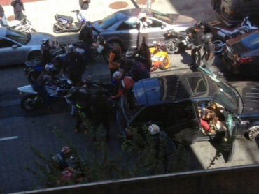 В Закарпатье водителя избили битой и выстрелили ему в живот прямо на дороге