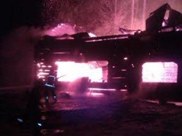 В селе Поляна Свалявского района сгорела баня, мужики уцелели