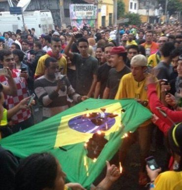 Для бразильцев поражение в полуфинале стало унизительным