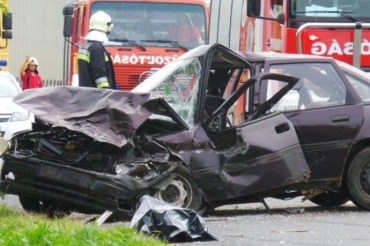 В Венгрии лоб в лоб столкнулись два легковых автомобиля, - есть жертвы