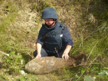 Между населенными пунктами Тарновцы и Концево нашли настоящю бомбу