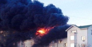 Пгт Межгорье: во время пожара в доме пожарные эвакуировали семерых человек