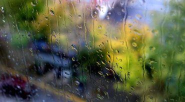 В Ужгороді сьогодні хмарно з проясненнями — короткочасні дощі з грозами