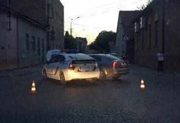 В Мукачево "Skoda" протаранила патрульное авто