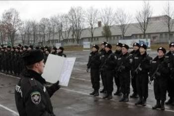 Молодые солдаты внутренних войск МВД Украины приняли военную присягу