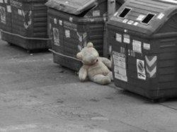 Во Львове на мусорке нашли изнасилованную девушку