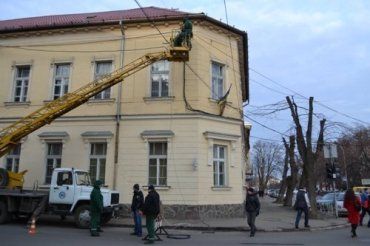Кто-то вспомнил, что в Ужгороде 20 лет не менялась электросеть