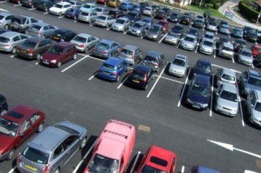 Плата за стоянку должна происходить без участия парковщиков