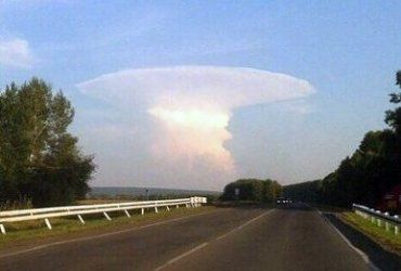 В небе над Россией замечен "ядерный гриб"
