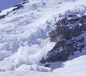 Туристов в Закарпатье предупреждают, что их может накрыть снежная лавина.