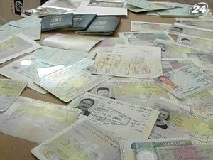 Шенгенську візу видаватимуть лише власникам біометричного паспорта