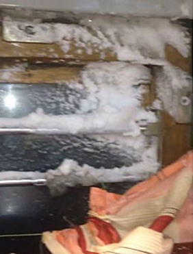 Пассажиры поезда "Москва-Одесса" в шоке от холода и снега в вагонах