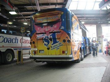 В Закарпатье задержали автобус, напичканный контрабандным товаром