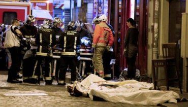 Серия терактов в Париже унесла жизни более 150 человек