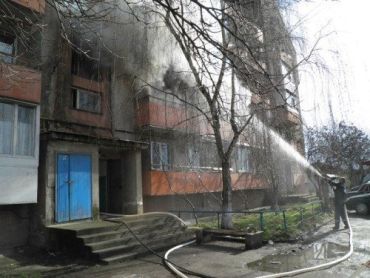 В Ужгороде во время пожара 2 людей спасали, 14 - эвакуировали