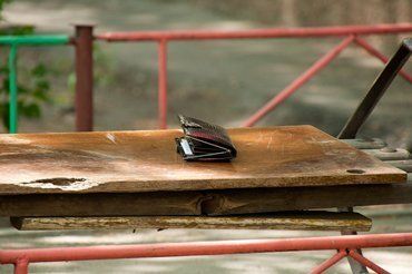Ужгородка оставила кошелек на скамейке в Мукачево