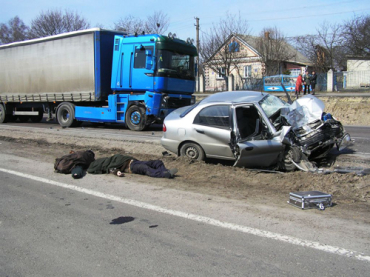 На дороге Киев-Чоп в Ровенской области опять погибли люди