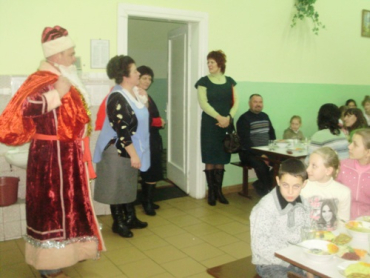 В ужгородських школах влаштували свято новорічної ялинки