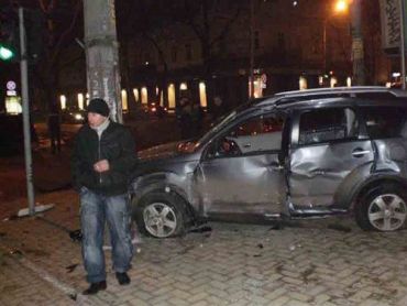В Одессе столкнулись "Митсубиси" - в ДТП пострадали пешеходы